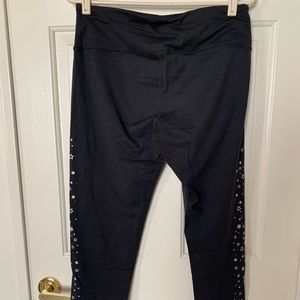 Victoria’s Secret Sport Knockout Leggings. Size large.
